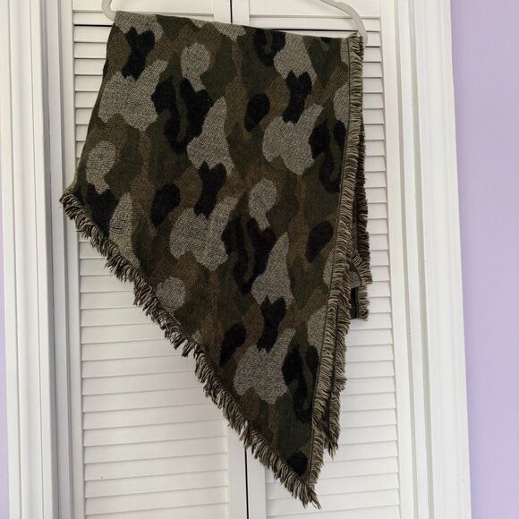Charlie Paige Camo Blanket Scarf Wrap - Picture 1 of 5